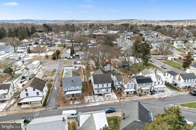 $350,000 | 118 South Railroad Street, Hummelstown, PA 17036