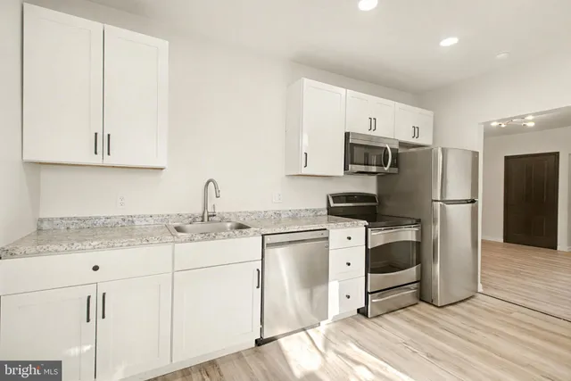 $350,000 | 118 South Railroad Street, Hummelstown, PA 17036