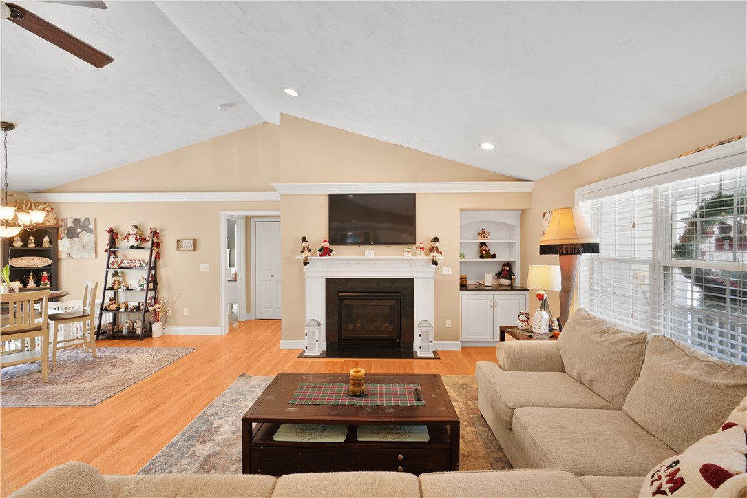 263 Plain Street Rehoboth, MA 02769 - Photo 4 of 29