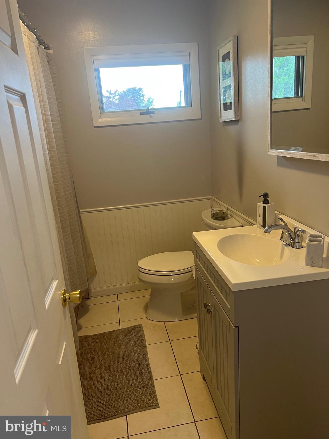 809 Auburn Road Fairless Hills, PA 19030 - Photo 11 of 24 Main bathroom