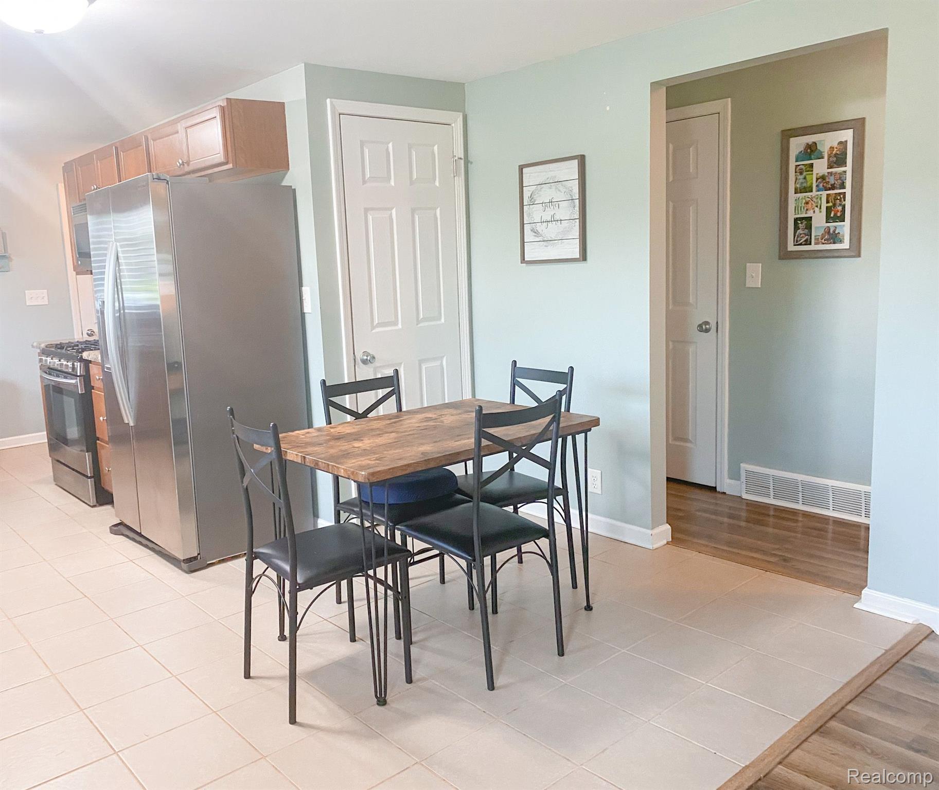 5347 Lippincott Road Lapeer, MI 48446 - Photo 4 of 14 Gallery Image 4