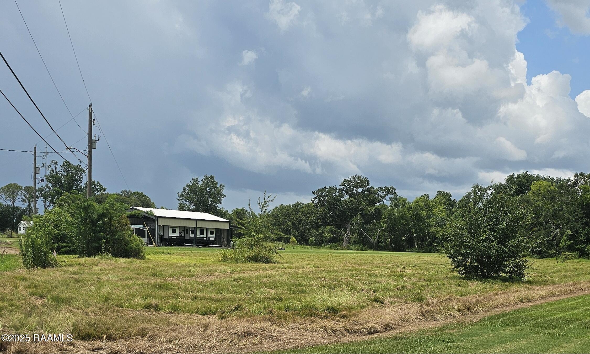 1628 Dr Beatrous Road Theriot, LA 70397 - Photo 2 of 3 1628 Beatrous Right view