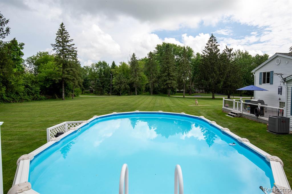 9026 Woodside Road Northville, MI 48167 - Photo 40 of 56
