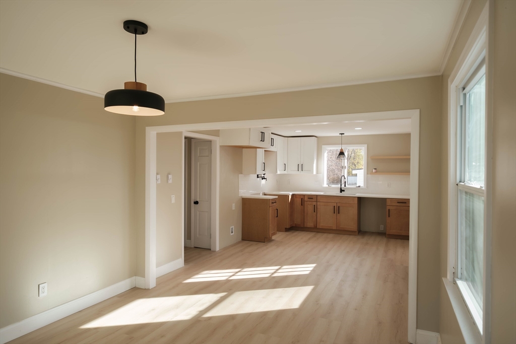 49 Worthy Street Springfield, MA 01104 - Photo 15 of 32