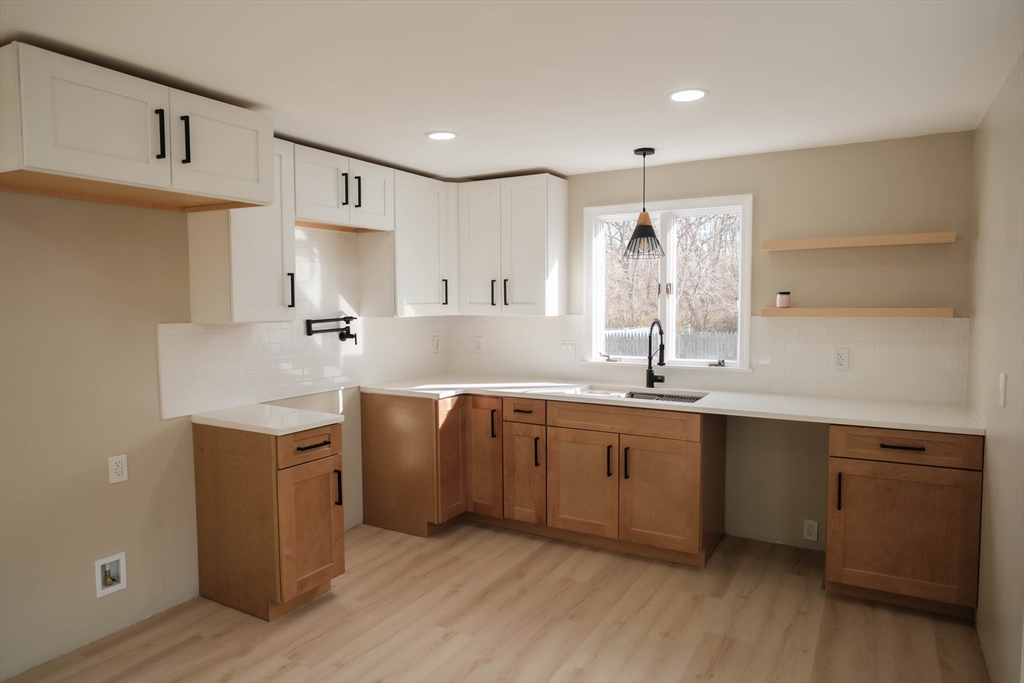 49 Worthy Street Springfield, MA 01104 - Photo 16 of 32