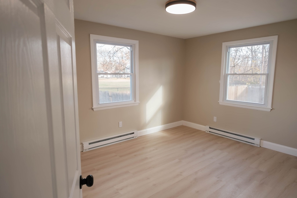 49 Worthy Street Springfield, MA 01104 - Photo 17 of 32