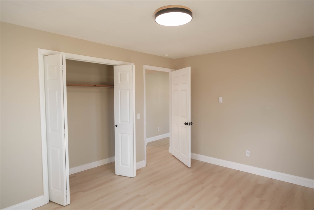 49 Worthy Street Springfield, MA 01104 - Photo 18 of 32