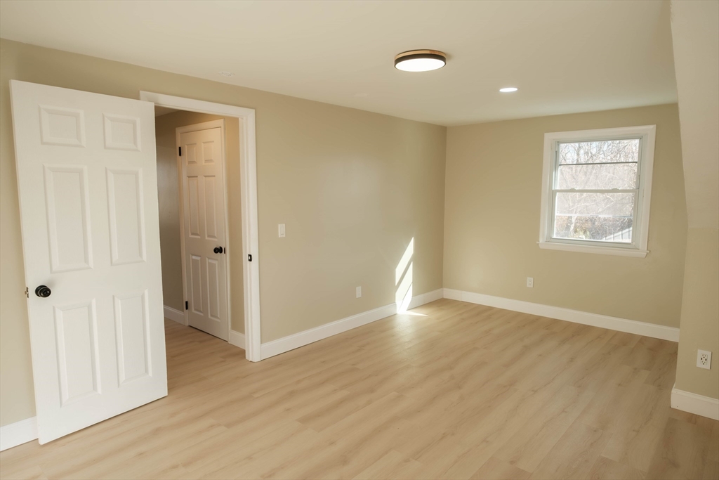 49 Worthy Street Springfield, MA 01104 - Photo 28 of 32