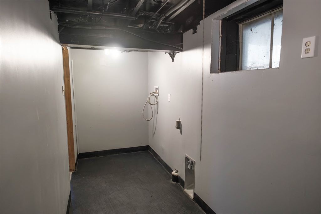 49 Worthy Street Springfield, MA 01104 - Photo 29 of 32