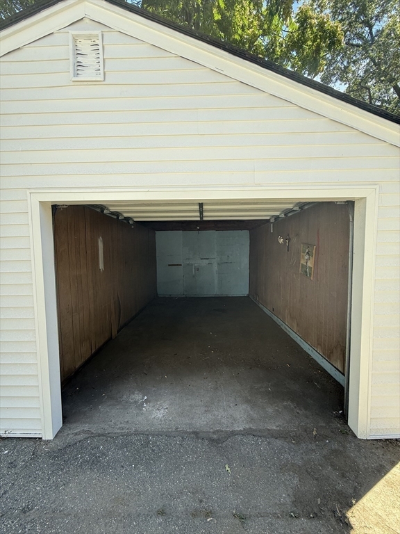 49 Worthy Street Springfield, MA 01104 - Photo 9 of 32