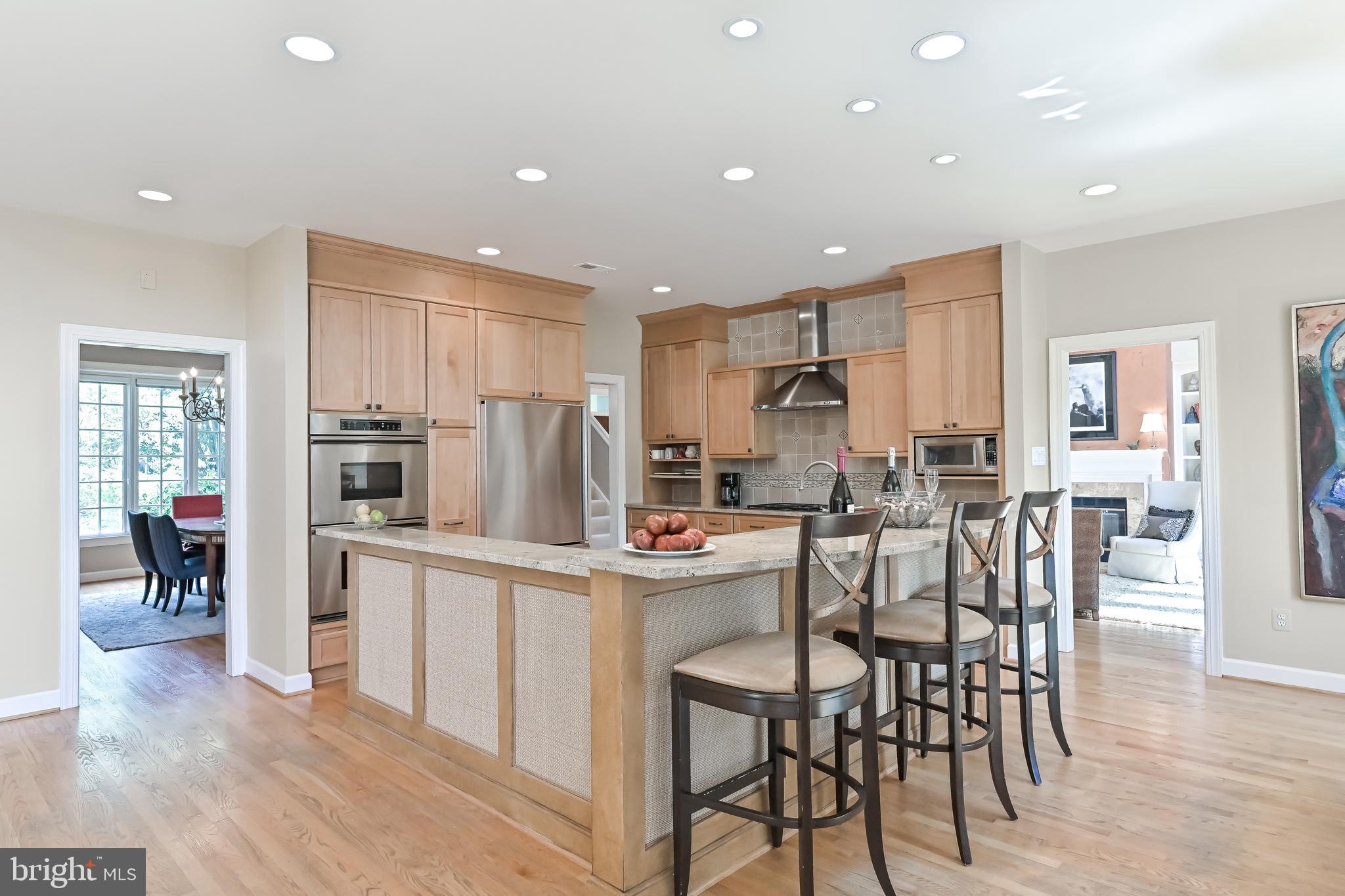 11311 Bright Pond Lane Reston, VA 20194 - Photo 10 of 50 Updated Kitchen w/ Stainless Steel Appliances