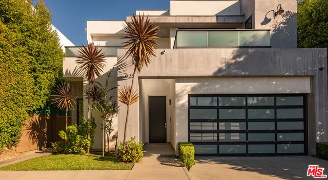 $3,295,000 | 926 North Crescent Heights Boulevard, Los Angeles, CA 90046