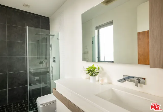 $3,295,000 | 926 North Crescent Heights Boulevard, Los Angeles, CA 90046