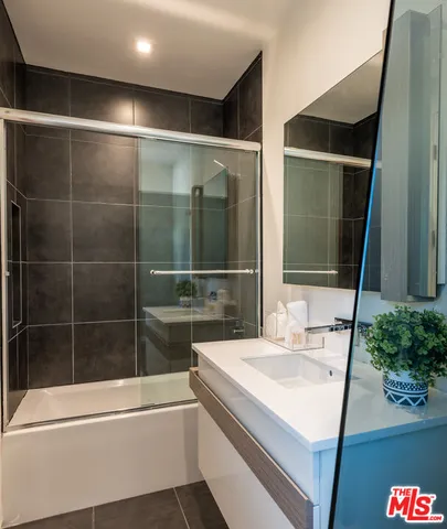 $3,295,000 | 926 North Crescent Heights Boulevard, Los Angeles, CA 90046