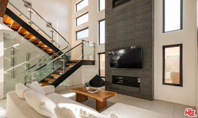 $3,295,000 | 926 North Crescent Heights Boulevard, Los Angeles, CA 90046