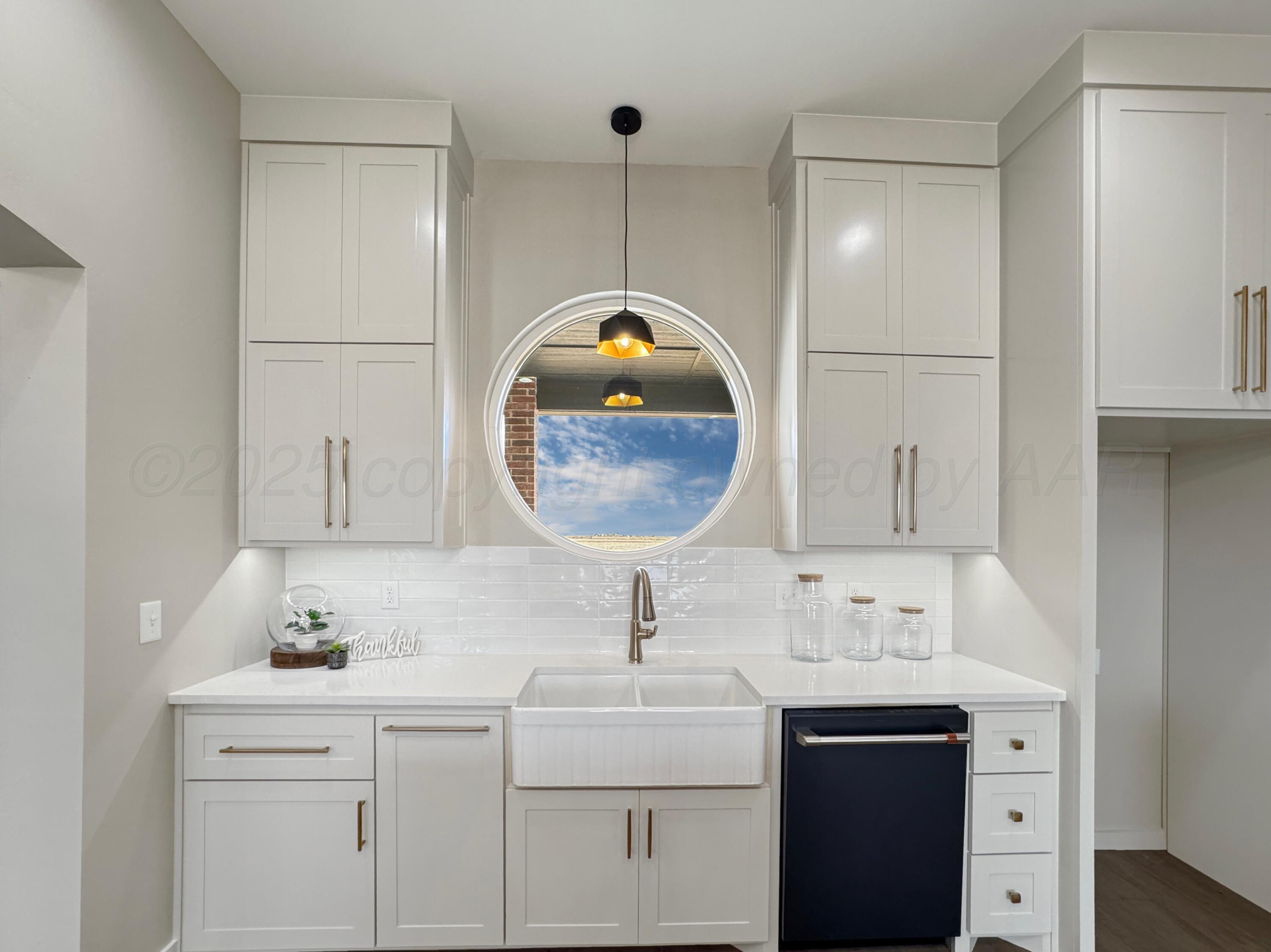 4151 Juniper Springs Road Amarillo, TX 79119 - Photo 11 of 23 Kitchen