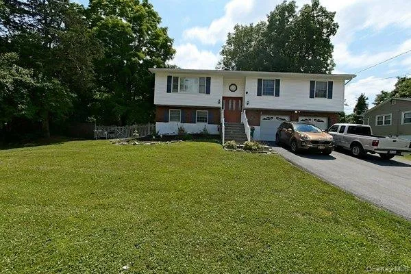 $499,999 | 5 Colette Drive, Poughkeepsie, NY 12601