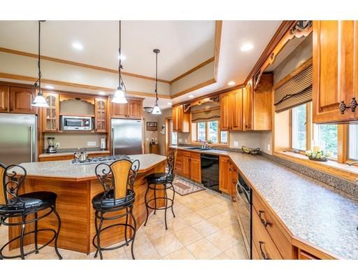 123 Fomer Road Southampton, MA 01073 - Photo 3 of 39 Gallery Image 3