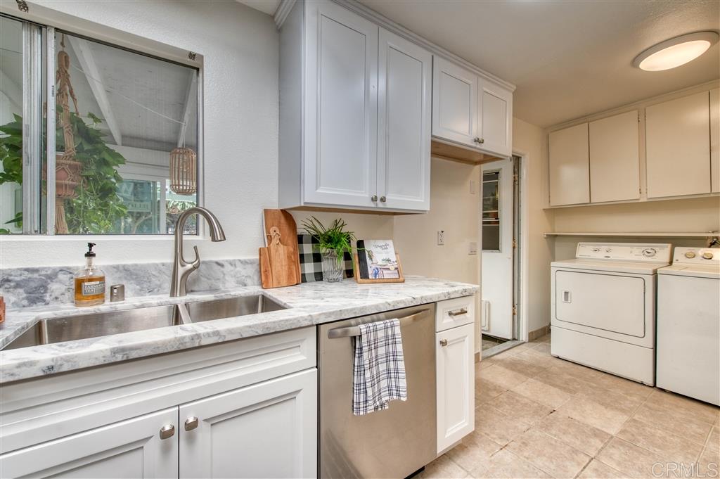 1359 Panorama Ridge Road Oceanside, CA 92056 - Photo 8 of 23