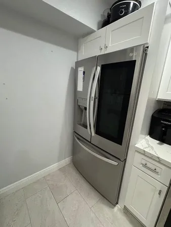 $2,000 | 355 North Post Oak Lane, Unit 641, Houston, TX 77024