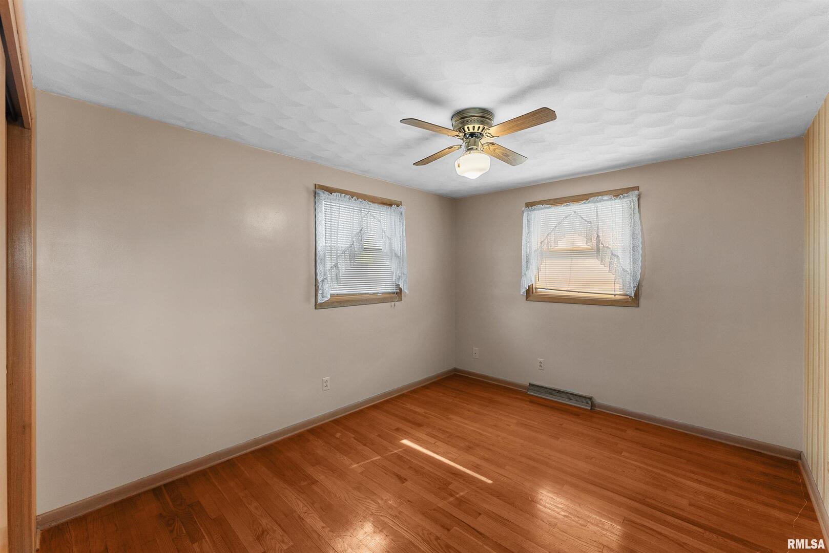 4435 Telegraph Road Davenport, IA 52804 - Photo 12 of 32