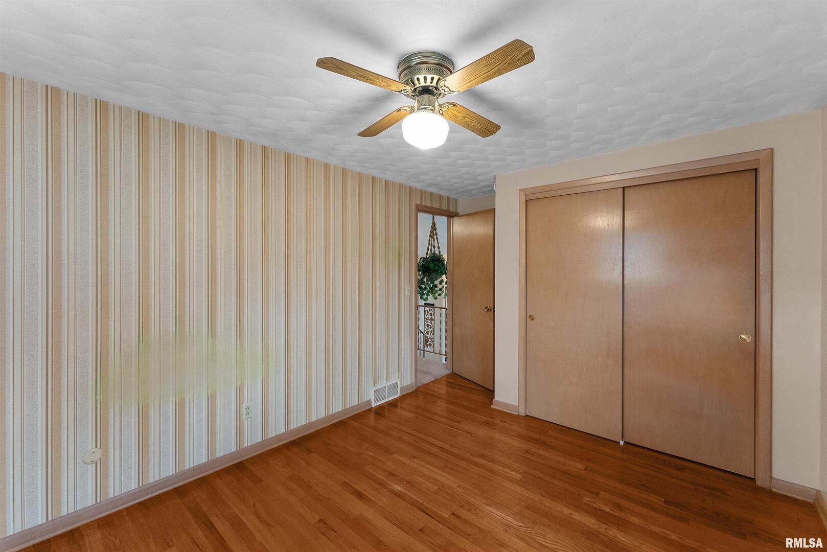 4435 Telegraph Road Davenport, IA 52804 - Photo 13 of 32