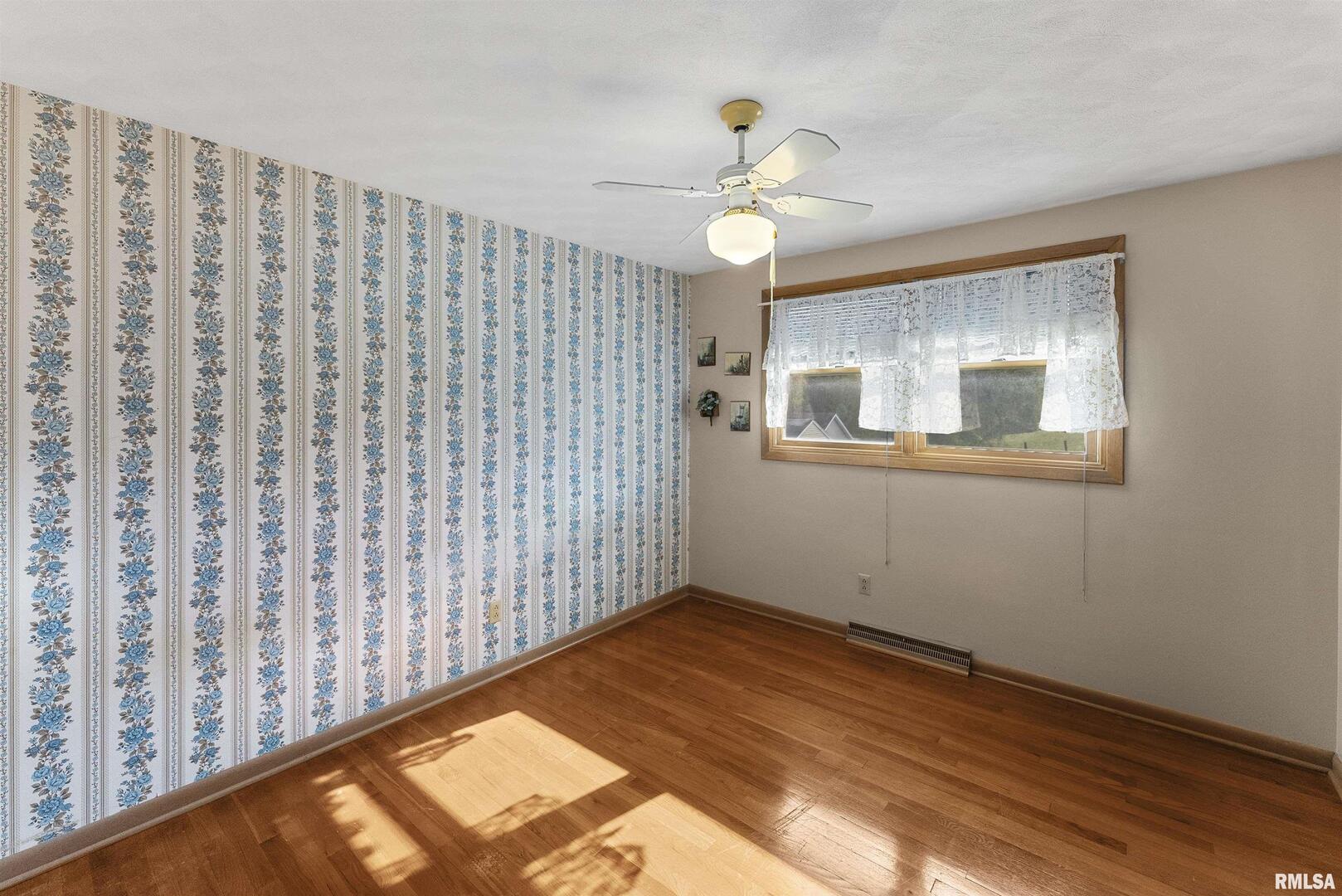 4435 Telegraph Road Davenport, IA 52804 - Photo 14 of 32