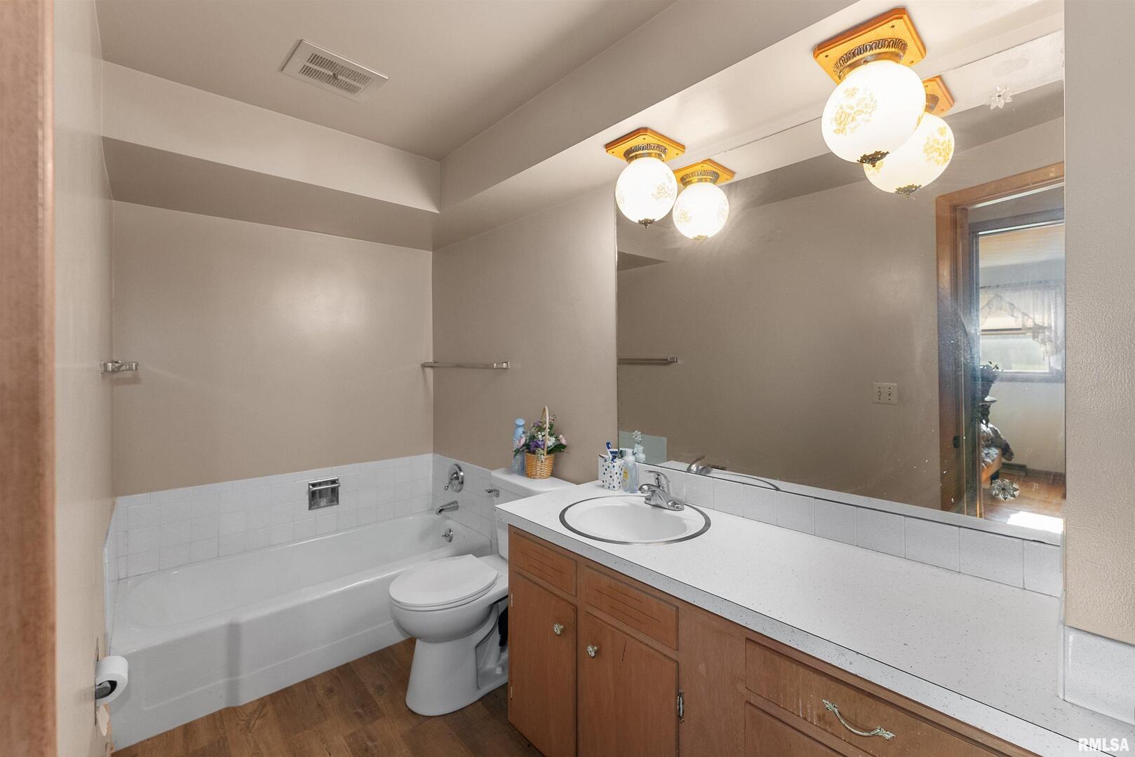 4435 Telegraph Road Davenport, IA 52804 - Photo 18 of 32