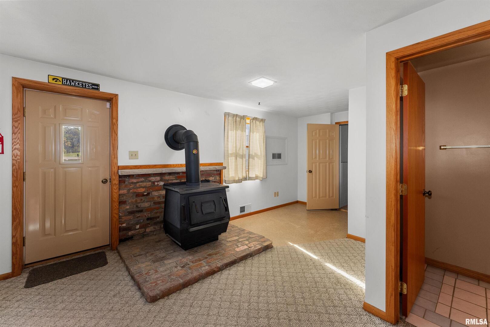 4435 Telegraph Road Davenport, IA 52804 - Photo 19 of 32