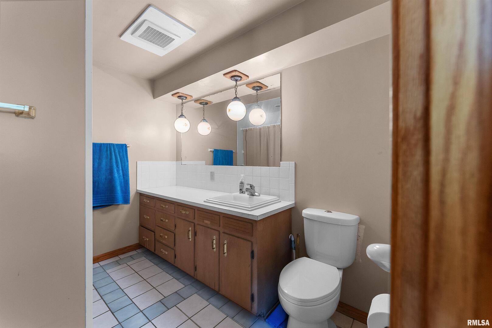 4435 Telegraph Road Davenport, IA 52804 - Photo 22 of 32