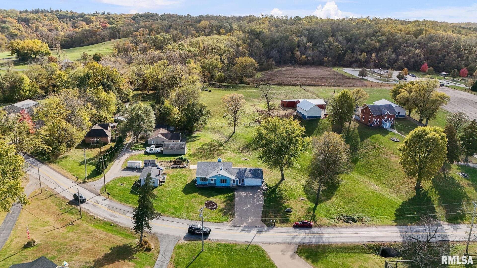 4435 Telegraph Road Davenport, IA 52804 - Photo 4 of 32