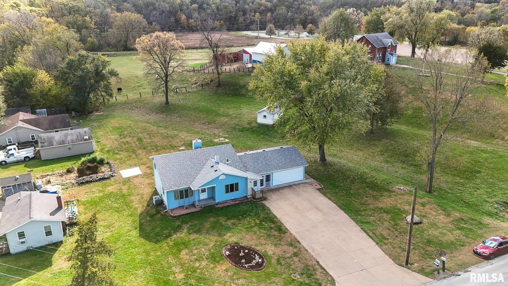 4435 Telegraph Road Davenport, IA 52804 - Photo 5 of 32
