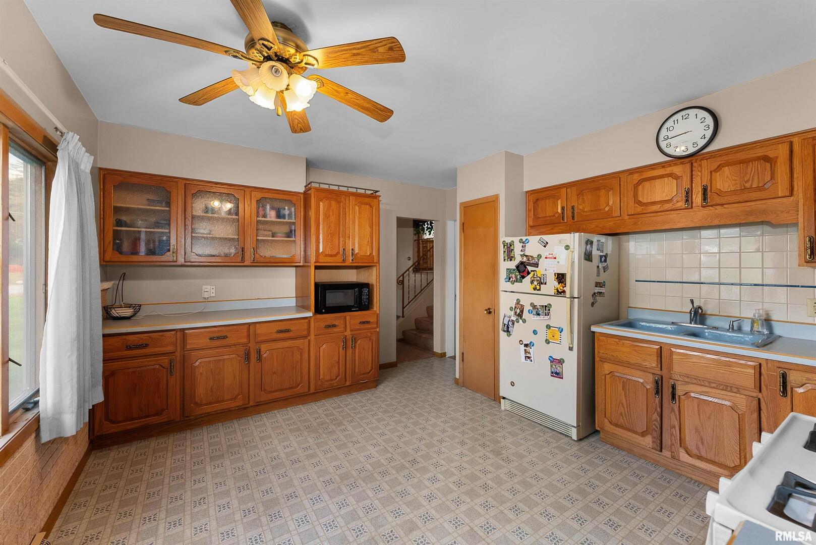 4435 Telegraph Road Davenport, IA 52804 - Photo 7 of 32