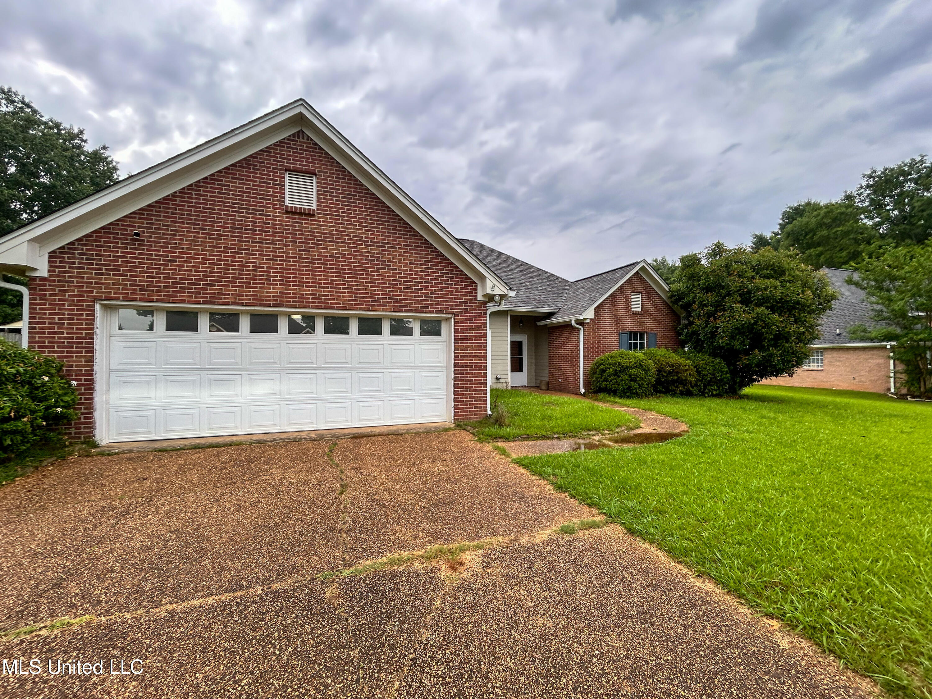 325 White Sand Road Florence, MS 39073 - Photo 2 of 33 IMG_4682