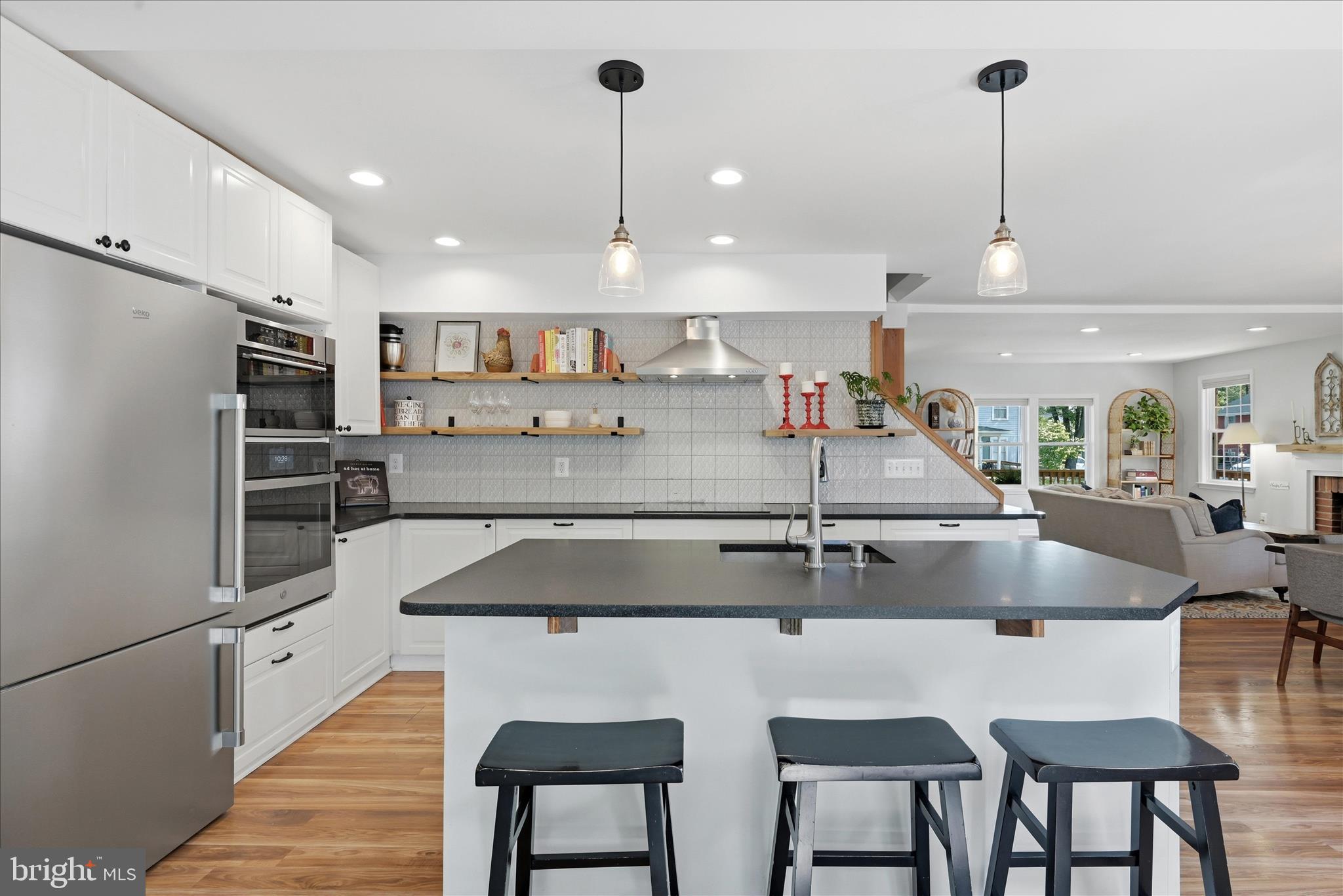 405 Edwards Ferry Road Northeast Leesburg, VA 20176 - Photo 17 of 95 Kitchen
