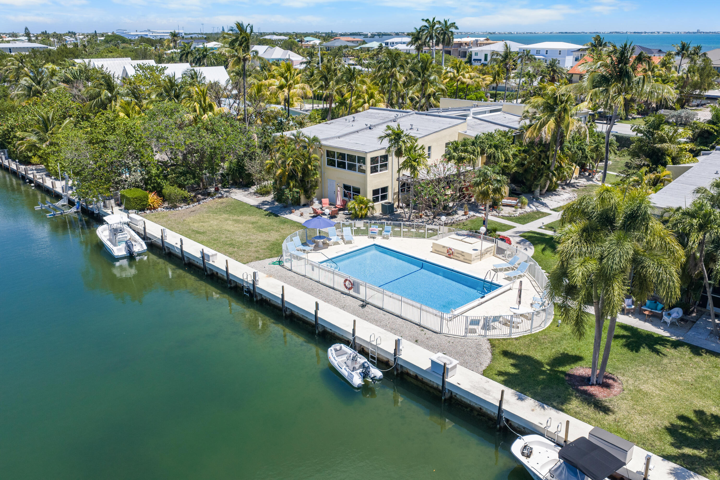 591 Sombrero Beach Road, Unit 1B Marathon, FL 33050 - Photo 24 of 31 Pool from Above