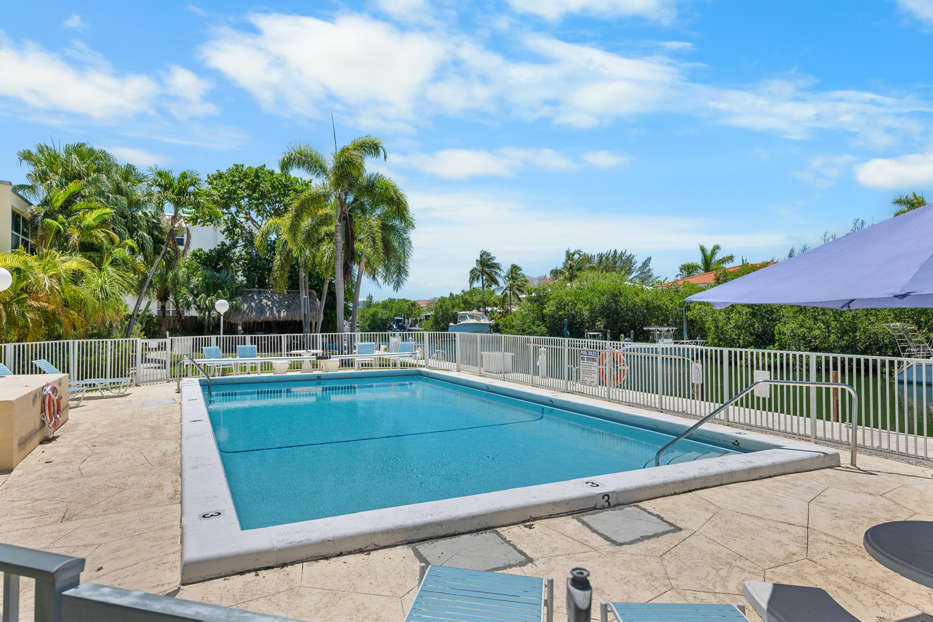 591 Sombrero Beach Road, Unit 1B Marathon, FL 33050 - Photo 25 of 31 Pool