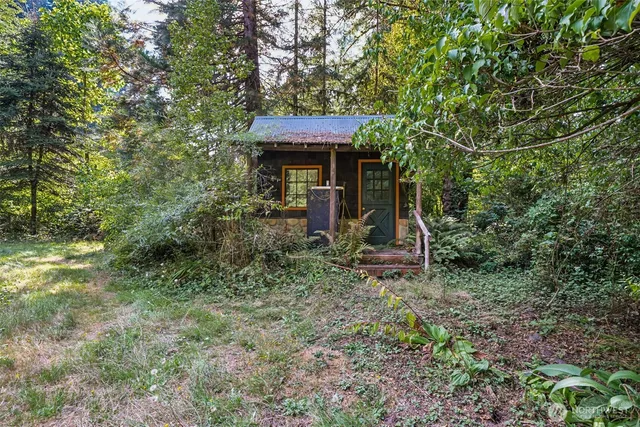 a view of a outdoor space