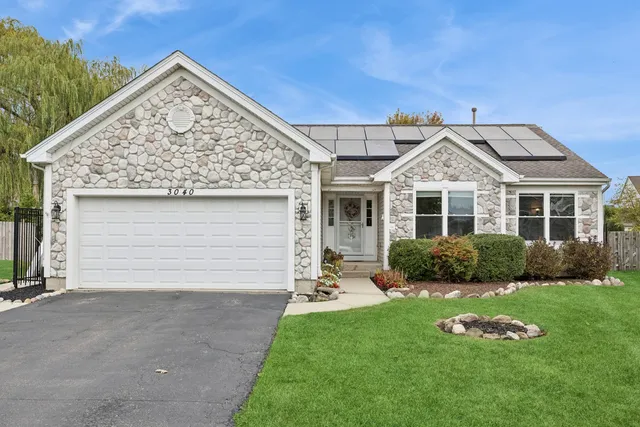 $389,500 | 3040 Banbury Lane, Lake In The Hills, IL 60156