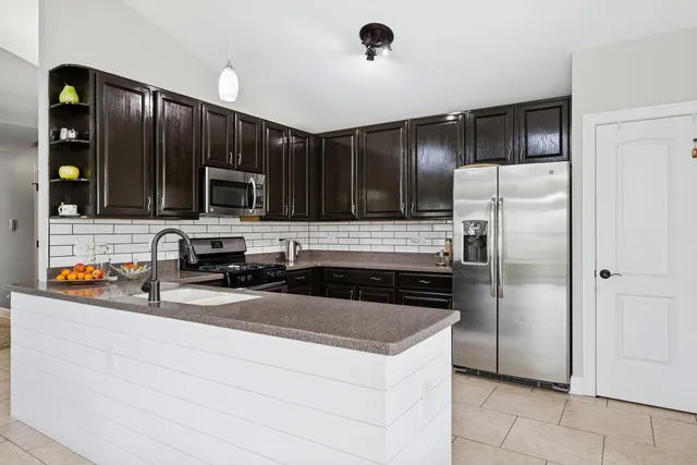 $389,500 | 3040 Banbury Lane, Lake In The Hills, IL 60156