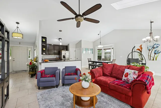 $389,500 | 3040 Banbury Lane, Lake In The Hills, IL 60156