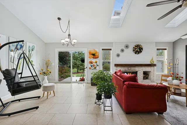 $389,500 | 3040 Banbury Lane, Lake In The Hills, IL 60156