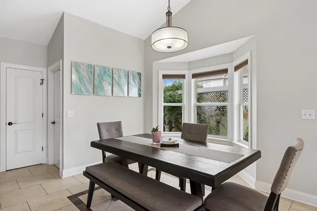 $389,500 | 3040 Banbury Lane, Lake In The Hills, IL 60156