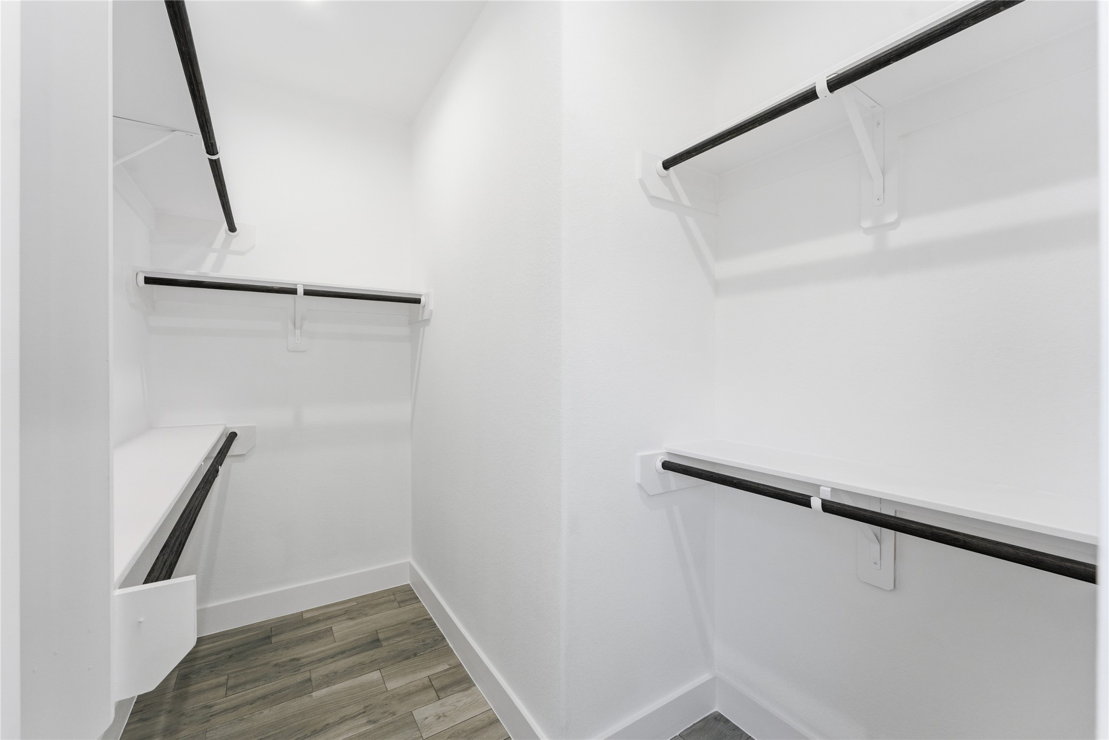 9722 Tuffly Street Houston, TX 77029 - Photo 7 of 16 a view of closet