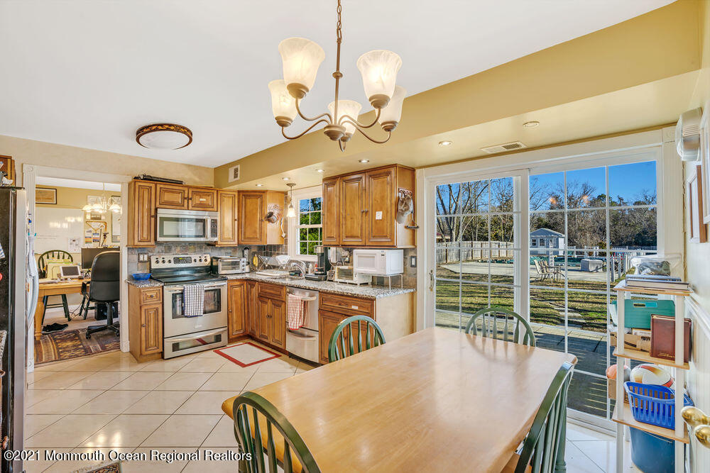 513 Frank Applegate Road Jackson, NJ 08527 - Photo 11 of 38 010_dsc00066