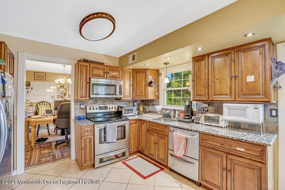 513 Frank Applegate Road Jackson, NJ 08527 - Photo 12 of 38 011_dsc00071