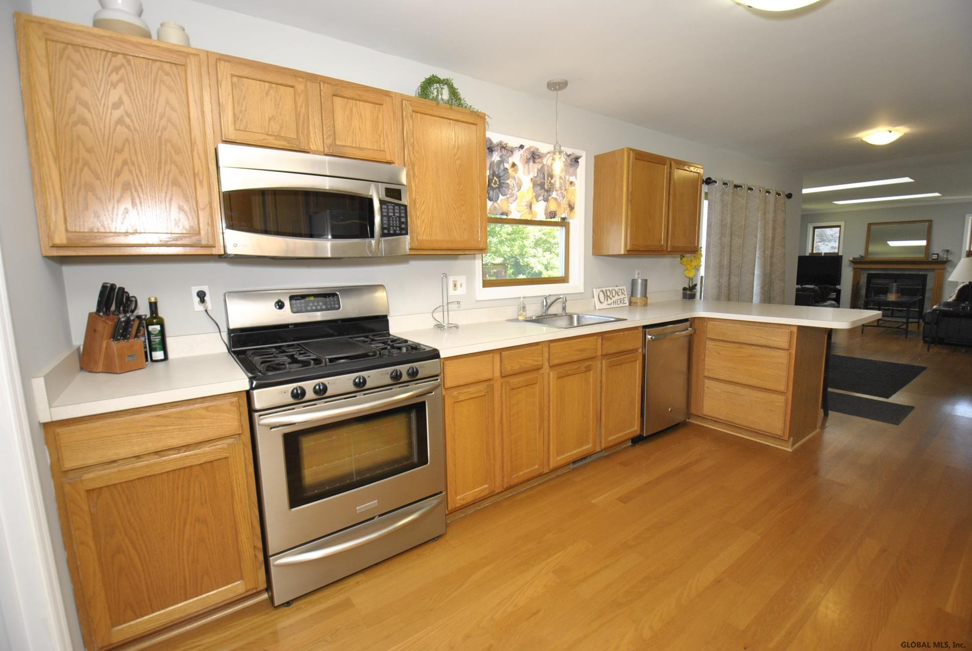 17 Red Rock Road Troy, NY 12182 - Photo 4 of 20 Photo 4