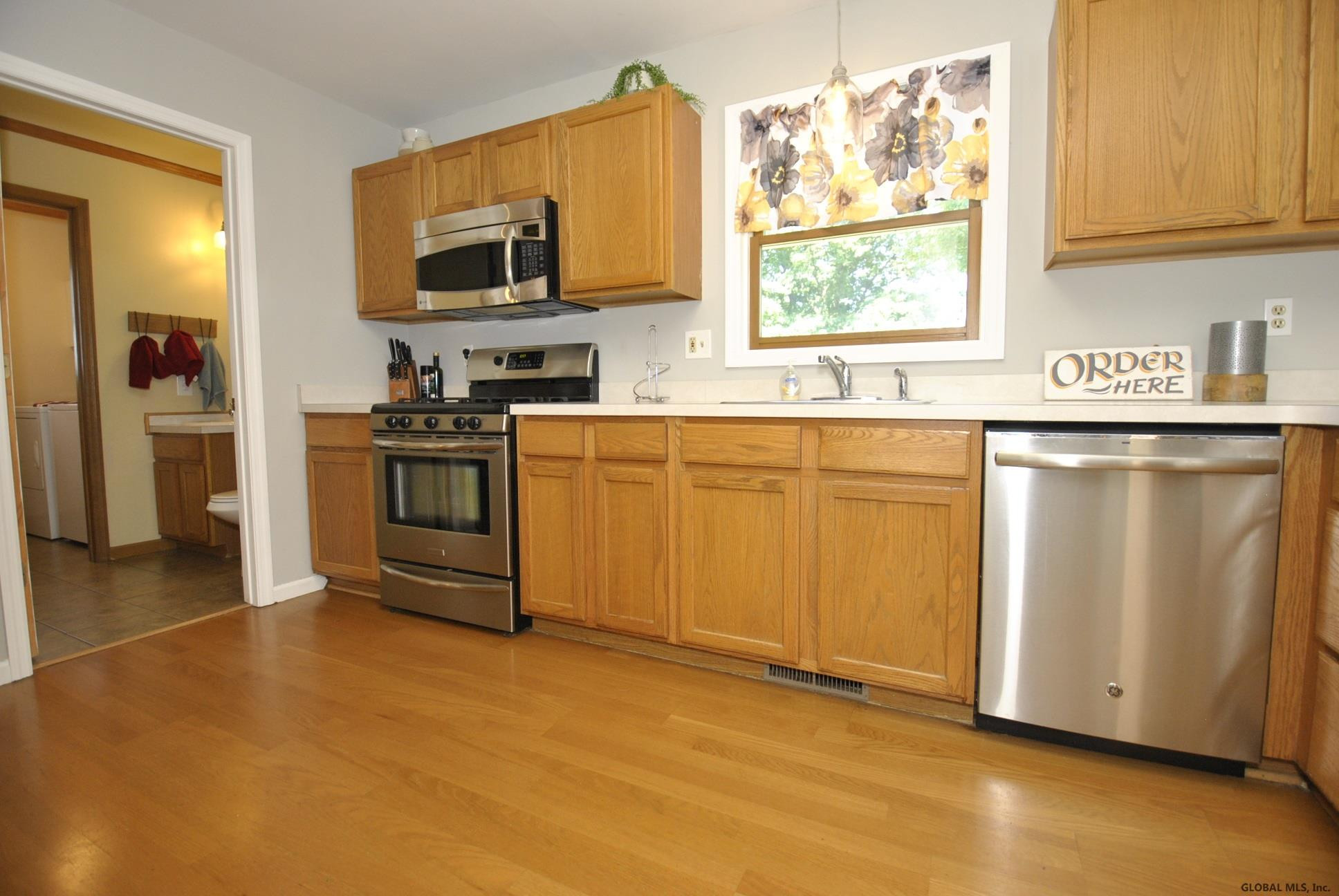 17 Red Rock Road Troy, NY 12182 - Photo 8 of 20 Photo 8