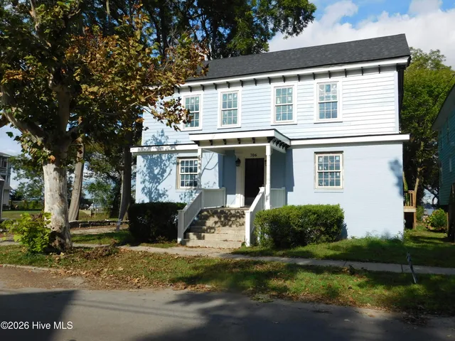 $1,350 | 706 East Front Street, Unit A, New Bern, NC 28560