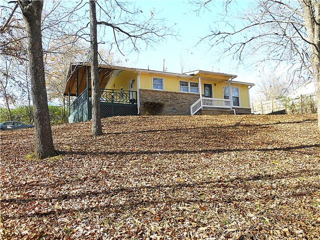 836 Cowan Road Dickson, TN 37055 - Photo 3 of 20 Very clean home has lots of renovating.